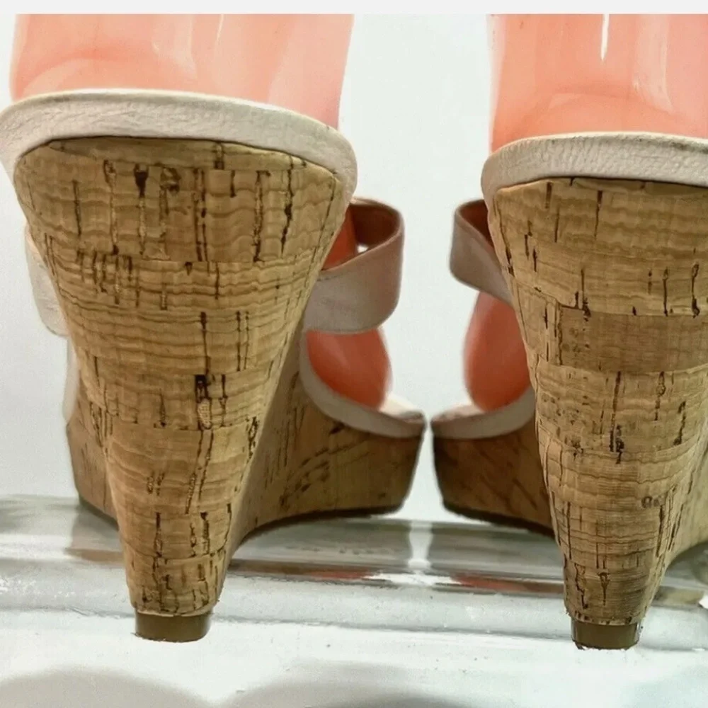 Michael Michael Kors Sandals Sz 8 Ivory Leather Thong Gold Logo Cork Wedge